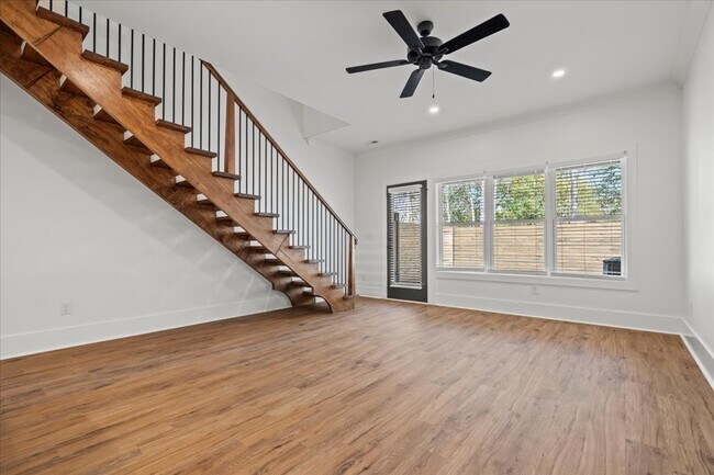 Building Photo - 1330 Twelve Oaks Ln