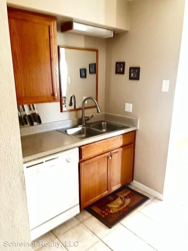 Building Photo - 1 br, 1 bath House - 3270 S. Goldfield #813