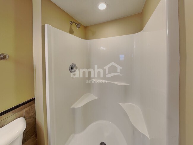 Building Photo - 1196 River Ridge Dr