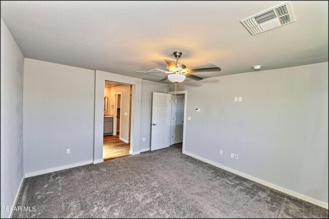 Building Photo - 6952 Black Mesquite Dr
