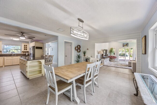 Building Photo - 491 Indian Creek Dr