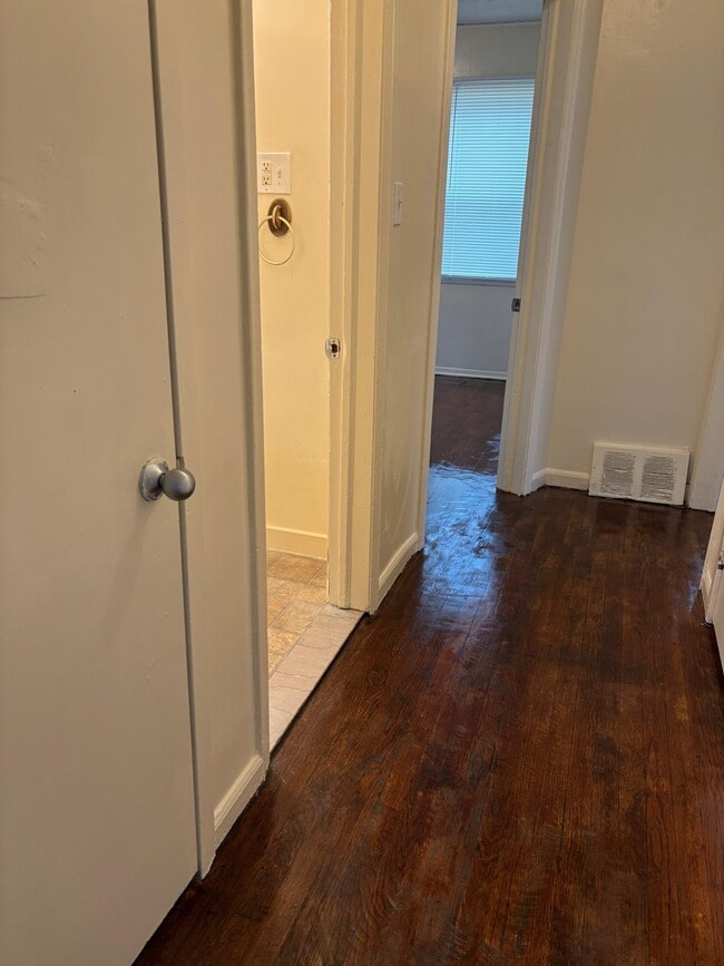 Building Photo - 19449 W Chicago