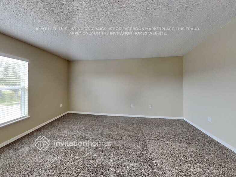 Building Photo - 10749 Laxton St