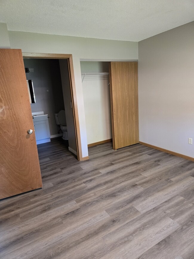 Building Photo - 8th & 8th Apartments