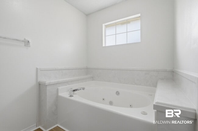 Building Photo - 808 Azalea Trace Dr