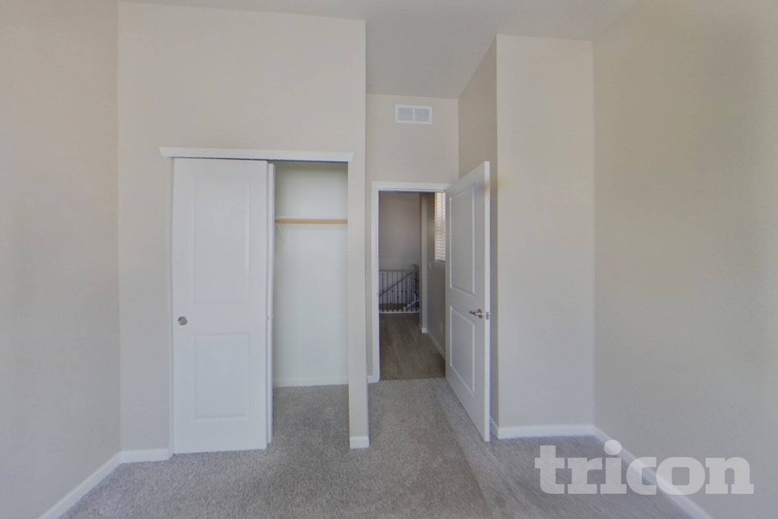 Building Photo - 686 Ranchhand Dr