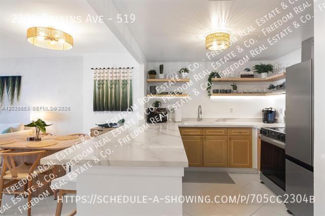 Building Photo - 2301 Collins Ave