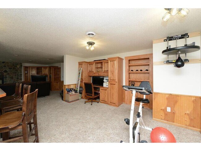 Building Photo - 3516 Westmoor Cir