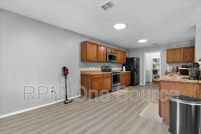 Building Photo - 5401 Pandale Valley Dr