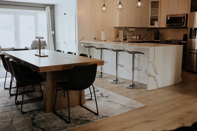 Building Photo - 4000 NW 3rd Ave