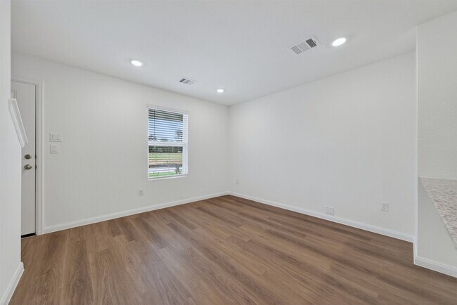 Building Photo - 2037 E Gemini Dr