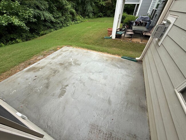 Building Photo - Ballantyne Home in great Location With Sun...