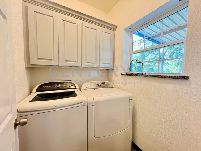 Building Photo - Unique 5/2 with 4 Car Carport in Azle For ...