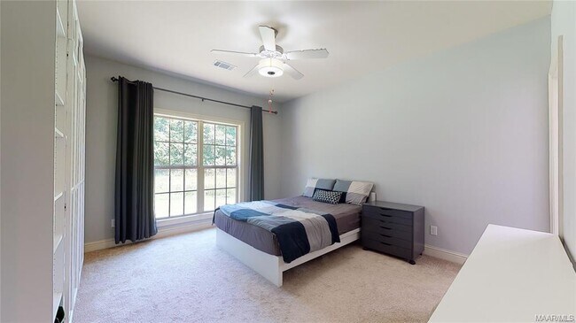 Building Photo - 9131 Thetford Way