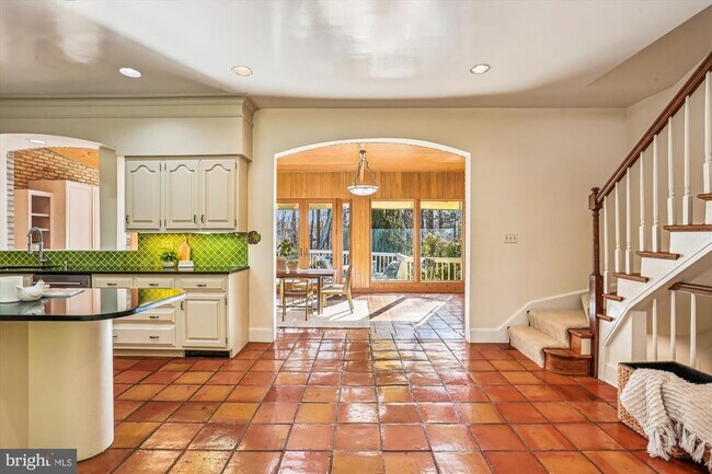 Building Photo - 9939 Bentcross Dr