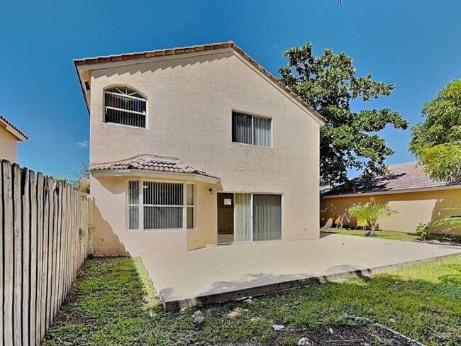 Building Photo - 19167 NW 13th Ct