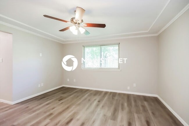 Building Photo - 3 Bedroom Pet-Friendly Home in Houston, TX with Main Street Renewal