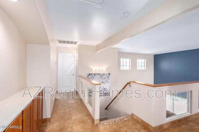 Building Photo - 3618 N Santiago Cir