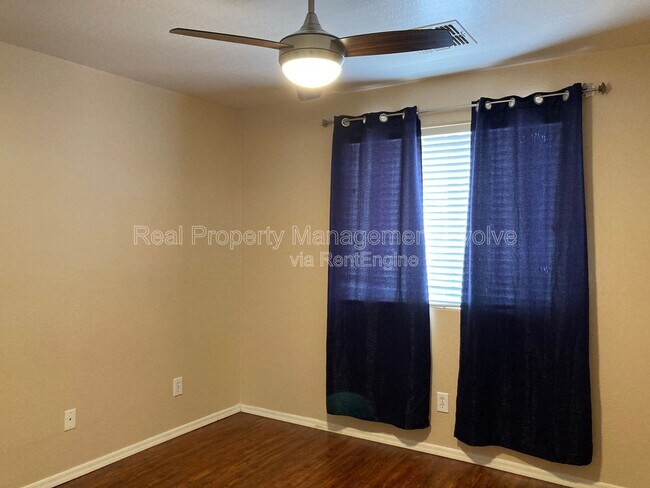 Building Photo - 4059 E Carla Vista Dr