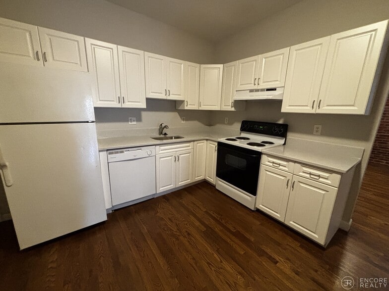 Building Photo - 15 Stearns Rd