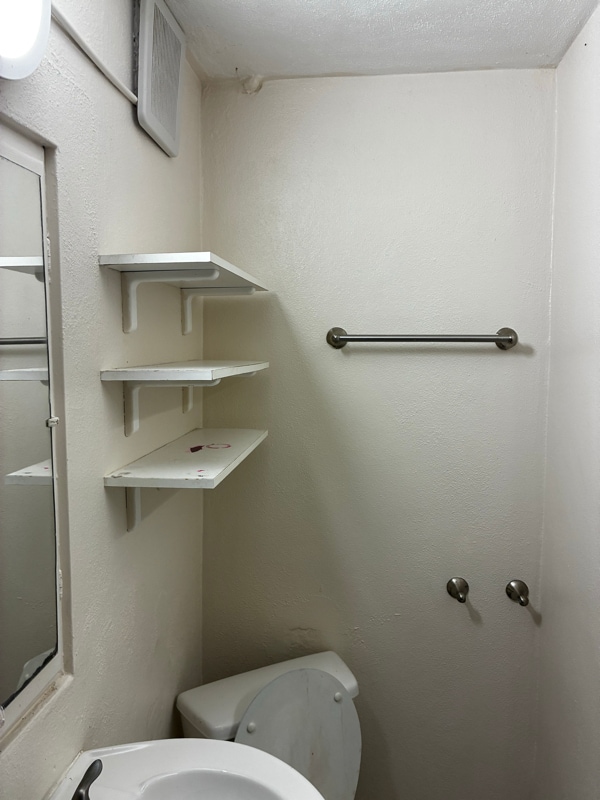 Building Photo - 117 5th St NE