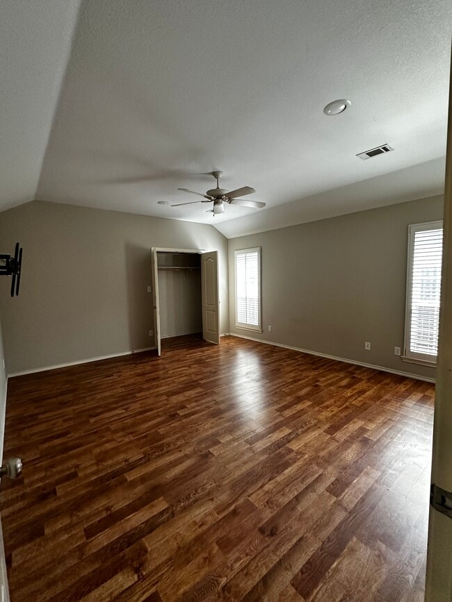 Building Photo - 3105 Southridge Ct