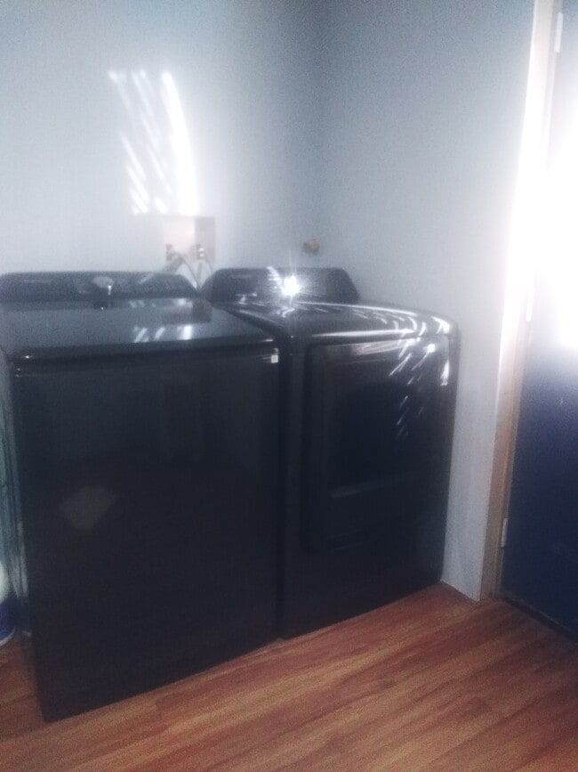 Building Photo - 42 Eriboll Ln