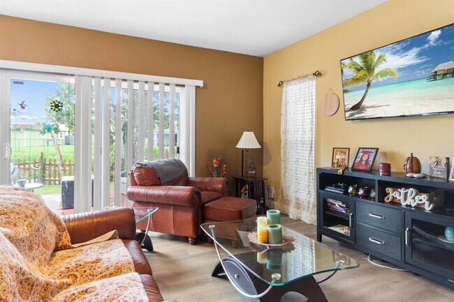 Building Photo - 6570 NW 24th Ct