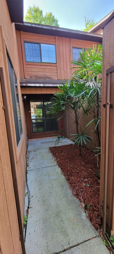 Building Photo - 2 Bedroom/2 Bath Townhome in Rockwood Villas