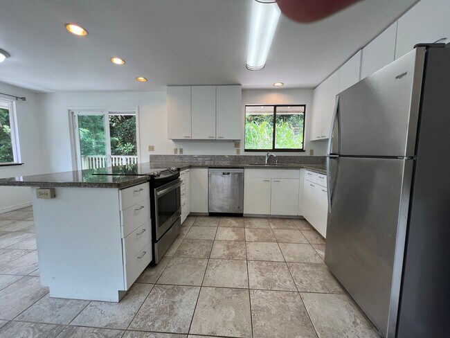 Building Photo - Breezy Kaneohe House