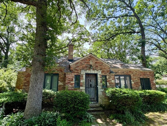 Primary Photo - 1777 S Shore Dr