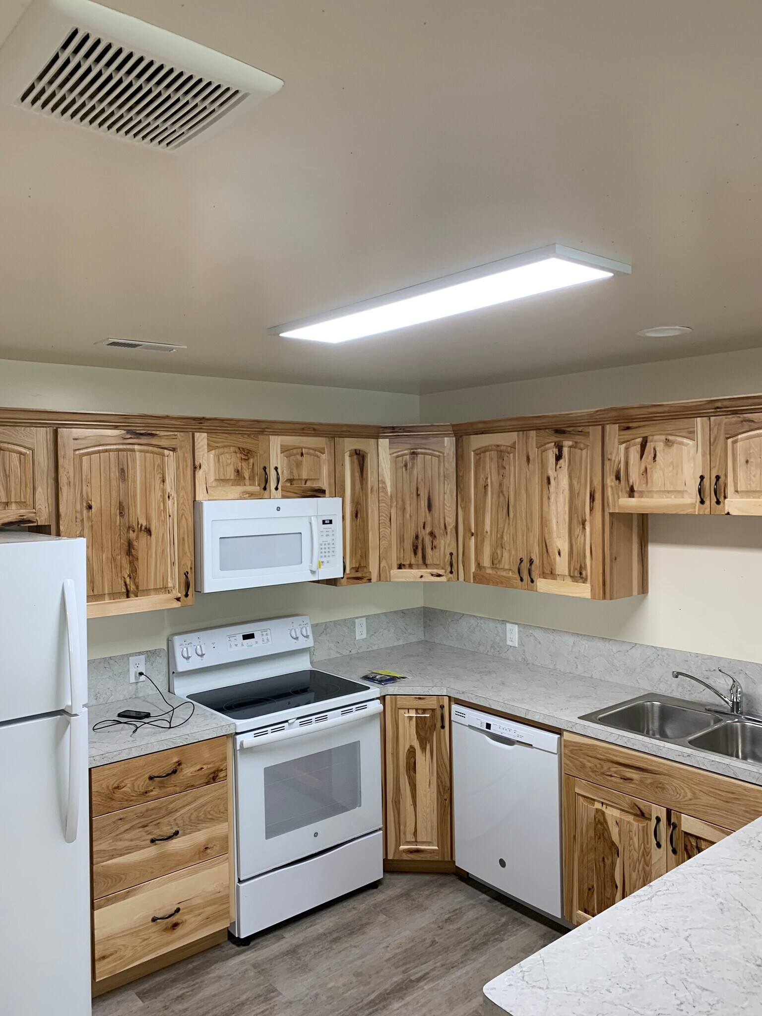 Kitchen - 2124 E Olympic Ave