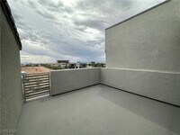 Building Photo - 1180 Blossom Pt St