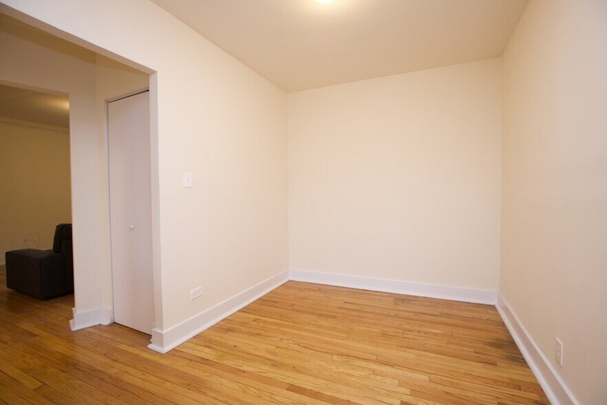 Building Photo - 2334 N Spaulding Ave