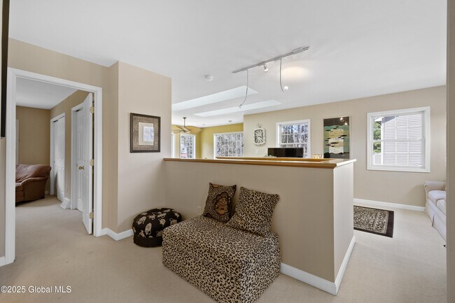 Building Photo - 91 Vista Dr