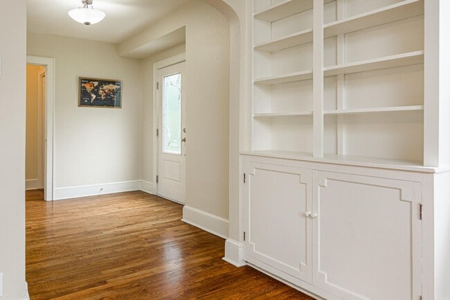 Building Photo - Charming Three-Bedroom Home East of Asheville