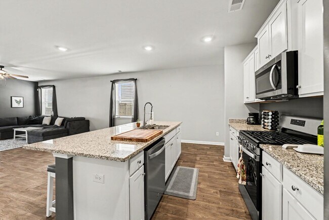 Building Photo - 231 Sweet Cherry Ln