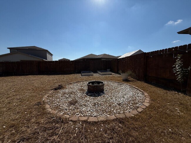 Building Photo - 709 Yearwood Ln