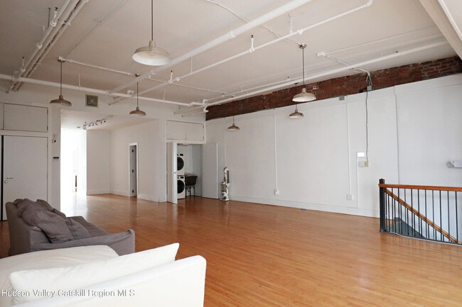 Building Photo - 314 Wall St