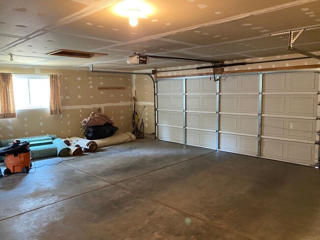 Building Photo - 4 Bed 2 Bath Home In South Boulder.  Devils Thumb Neighborhood!