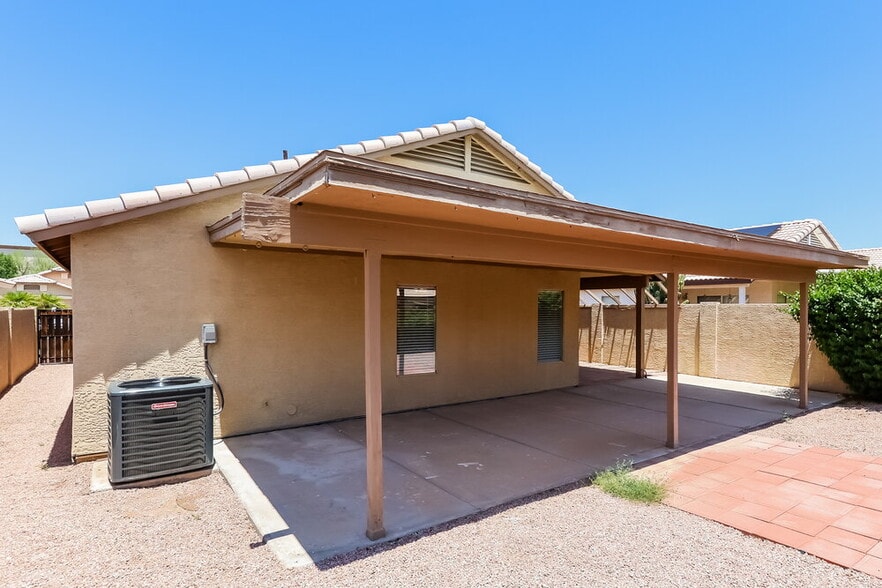 Building Photo - 2217 E Kelton Ln