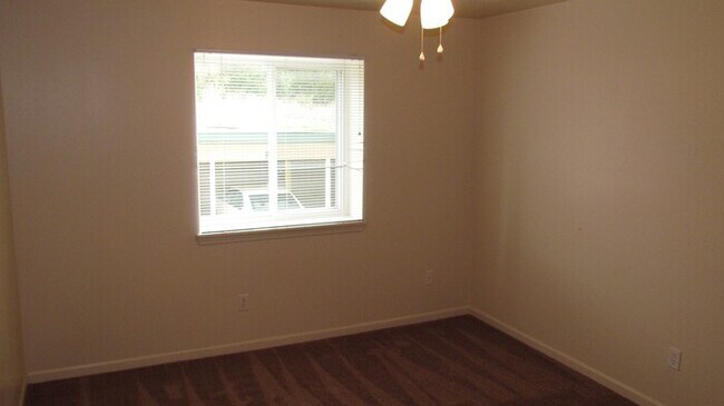 Building Photo - Available June 21!!