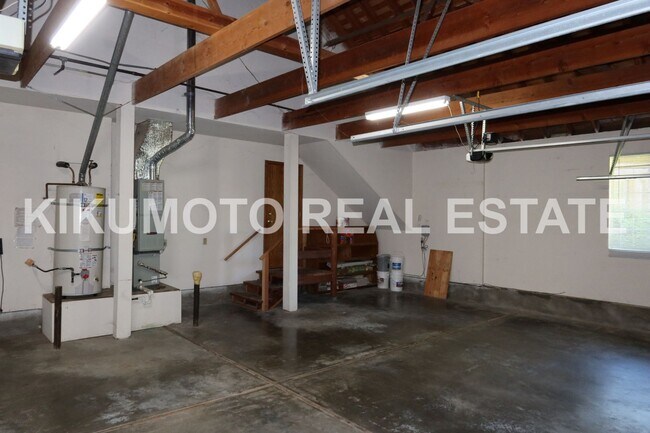 Building Photo - Riverlake 4 bedroom, 3 bath, 3 car home