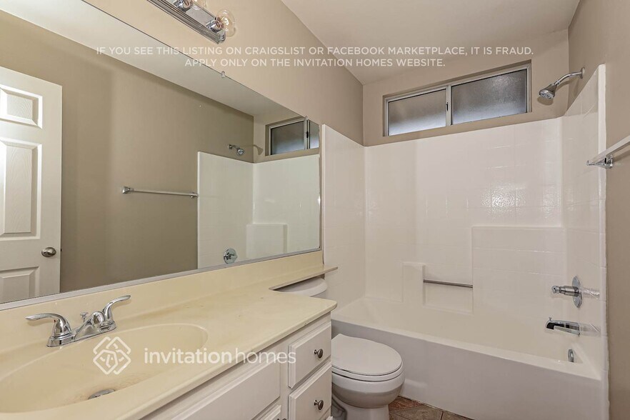 Building Photo - 2699 W Calle Vista Dr