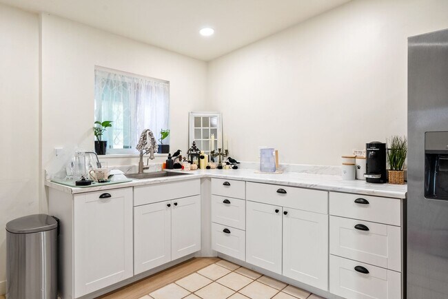 Building Photo - 3700 Las Pilitas Rd