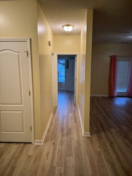 Building Photo - 9415 Magnolia Ridge Dr