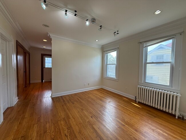 Building Photo - 556 Hawley Ave