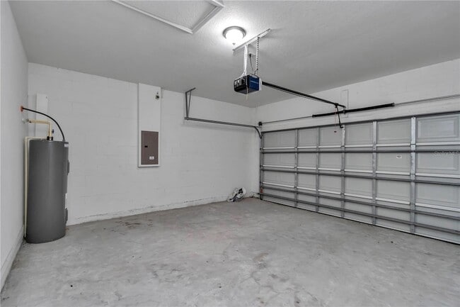 Building Photo - 118 Marion Oaks Dr