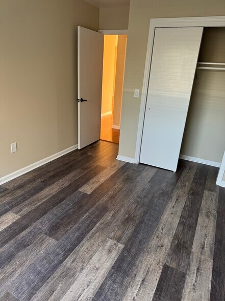 Building Photo - 17 Danbury Rd