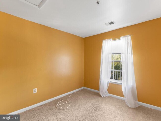 Building Photo - 8792 Grasmere Ct